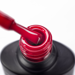 Esmalte Semipermanente D087 Rojo Oscuro, Komilfo, 8 ml