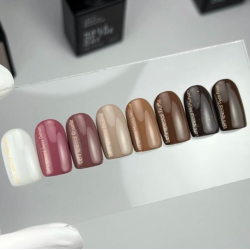 Esmalte semipermanenete Let's special Petit Four 040 Nailsoftheday, color marrón oscuro, 10ml
