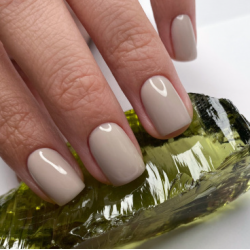 Pro Base 15 DARK, Base Camuflaje de color Beige , 30ml