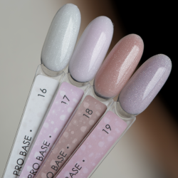 Pro Base 16 DARK, Base Camuflaje de color Blanco lechoso con micro brillo, 15ml