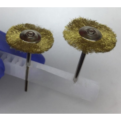 Cepillo de latón automático