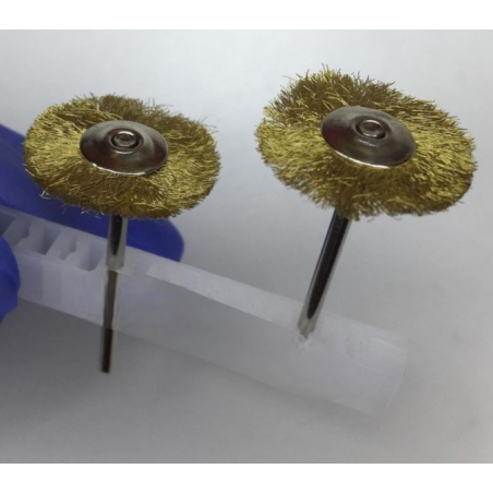 Cepillo de latón automático