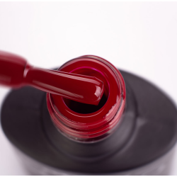 Esmalte semipermanente R003 Rior Komilfo, Rojo Burdeos, 8 ml