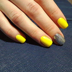 Esmalte Semipermanente D269 Amarillo neón, Komilfo, 8 ml