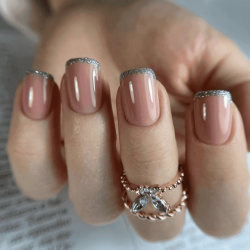 Pro Base 10 DARK, Base Camuflaje de color Beige, 15ml