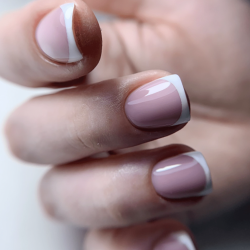 Pro Base 43 DARK, Base Camuflaje de color Beige rosado, 15ml